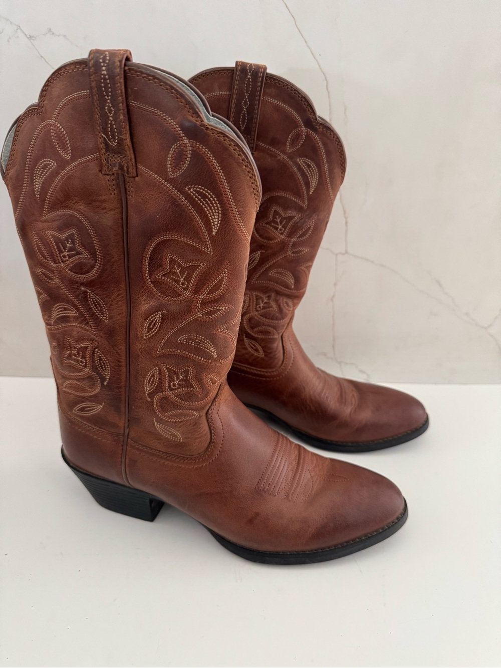 Ariat Women's Women's Heritage R Toe Western Cowboy Boot, Russet Rebel, 7.5